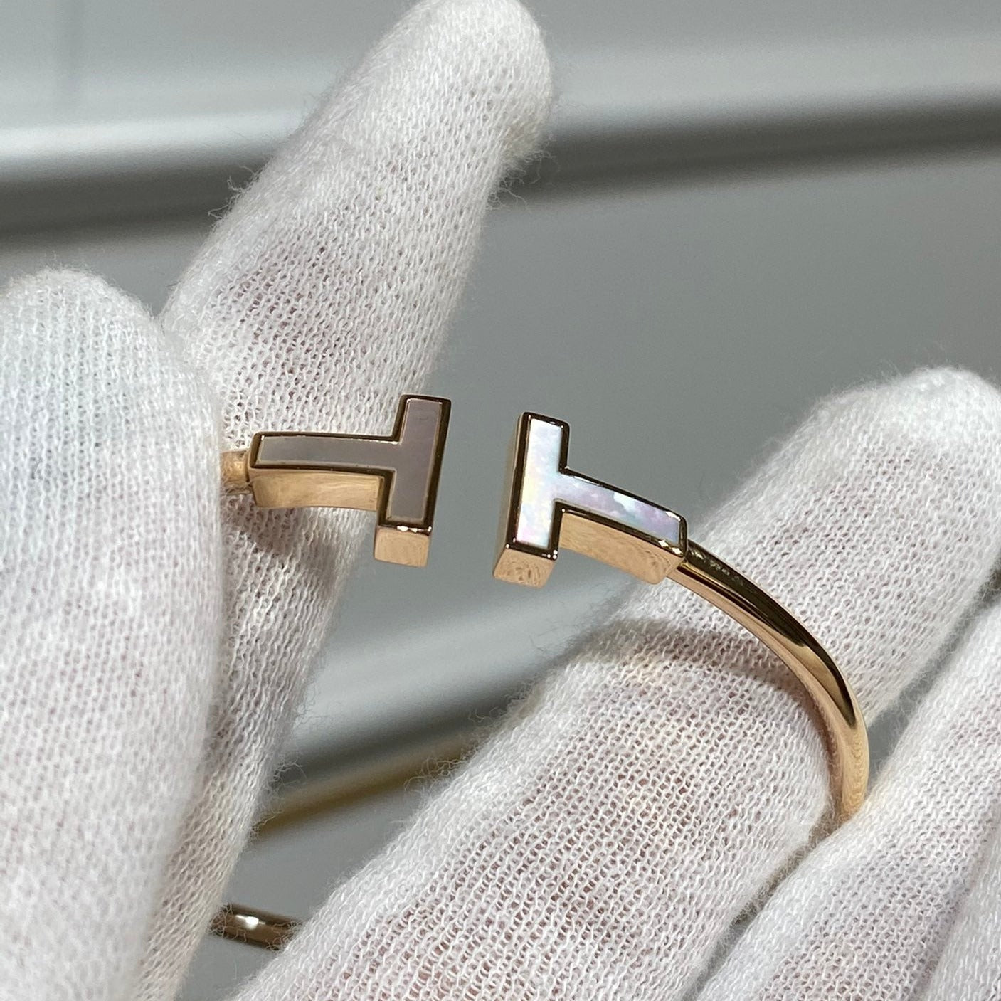 TIFFANY & CO. T BRACELET 1.8MM MOP PINK GOLD