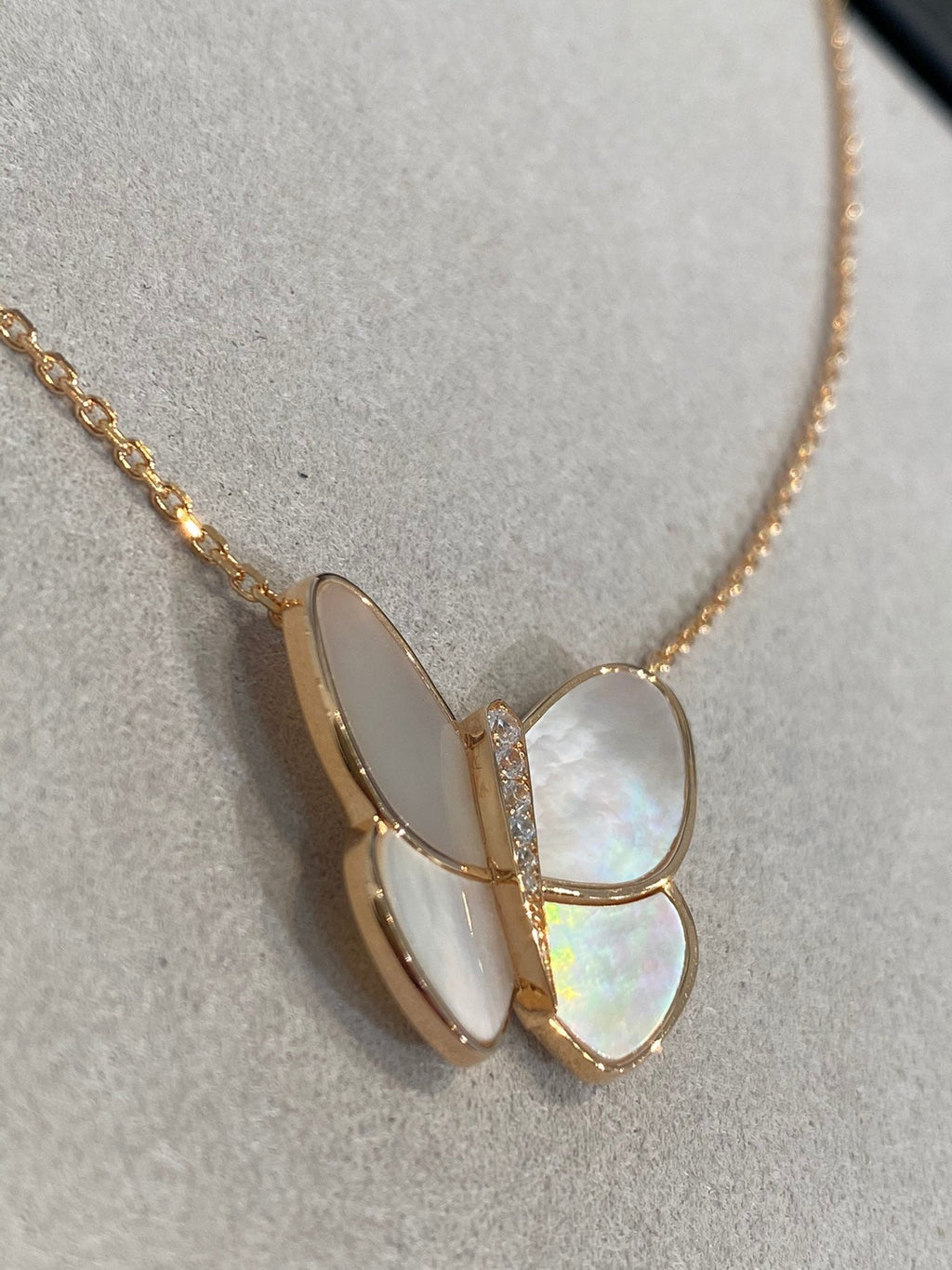 Van Cleef & Arpels BUTTERFLY GOLD MOP DIAMOND NECKLACE