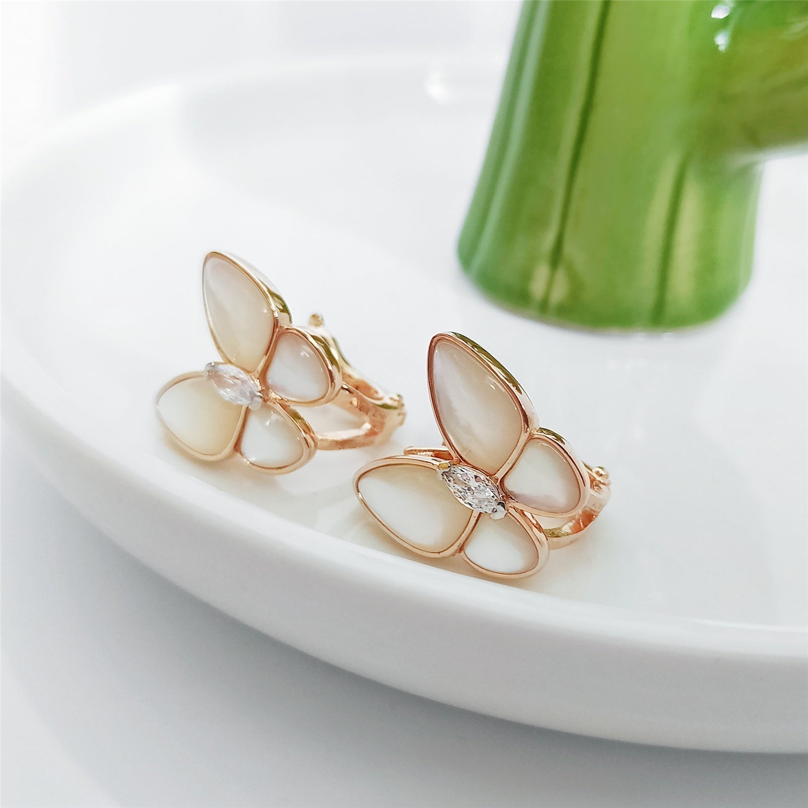 Van Cleef & Arpels BUTTERFLY MOP DIAMOND PINK GOLD EARRINGS