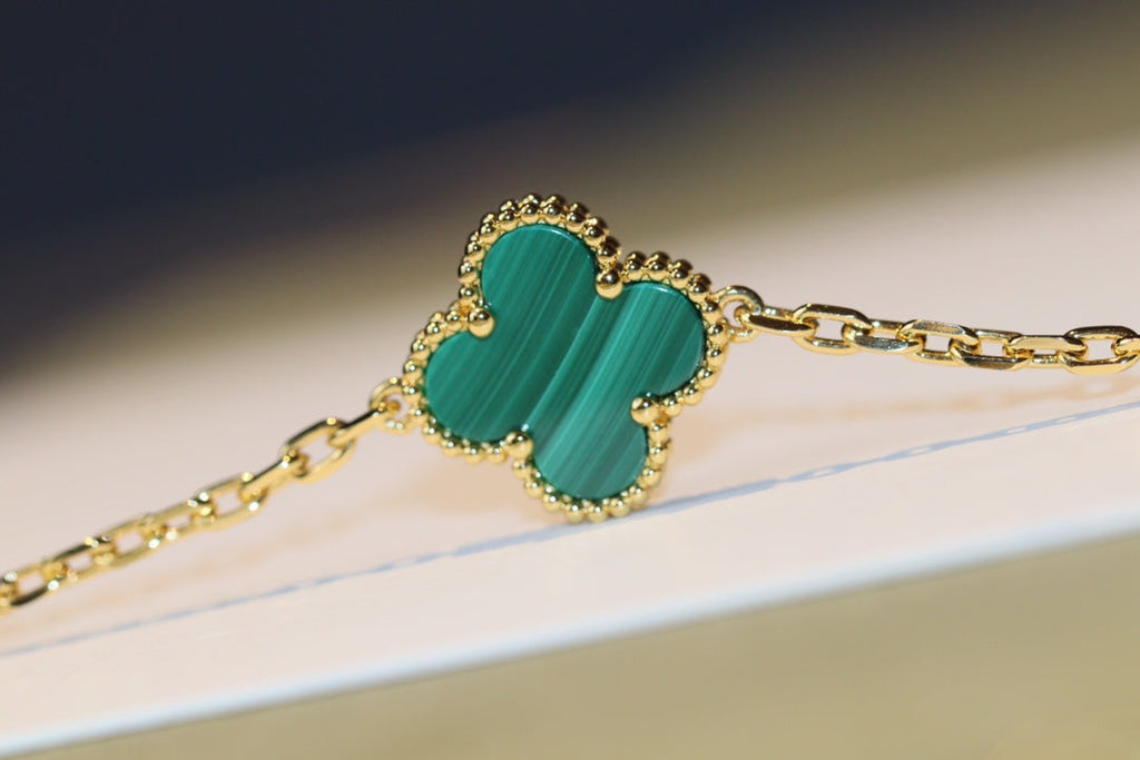 Van Cleef & Arpels CLOVER 20 MOTIFS MALACHITE GOLD