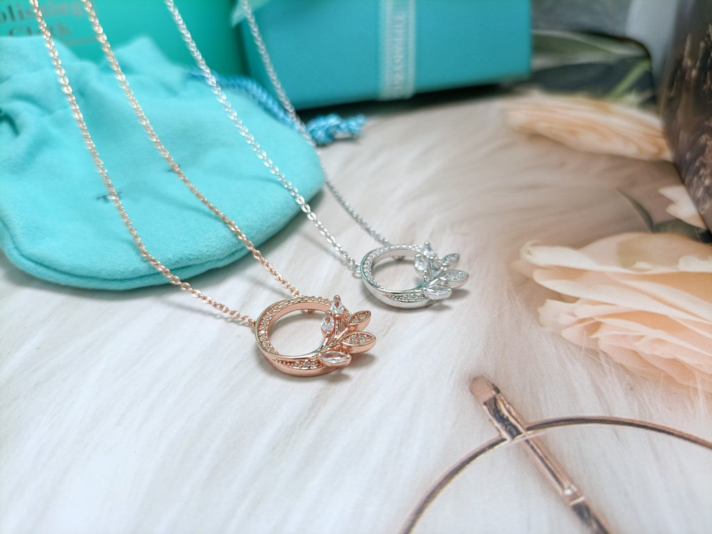 TIFFANY & CO. DIAMOND VINE CIRCLE PENDANT PLATINUM NECKLACE
