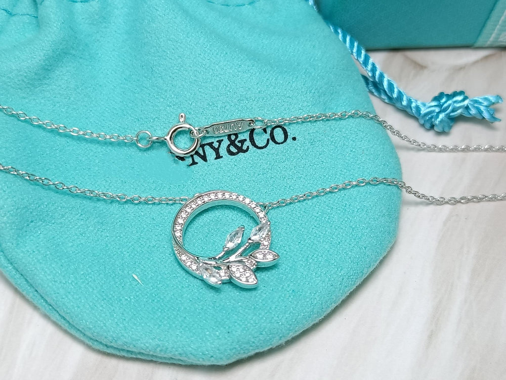 TIFFANY & CO. DIAMOND VINE CIRCLE PENDANT PLATINUM NECKLACE