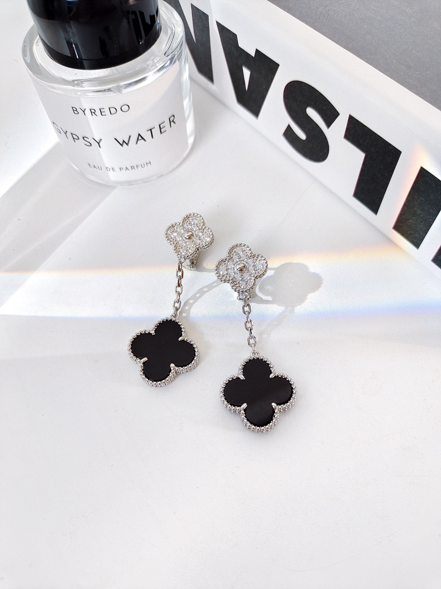 Van Cleef & Arpels CLOVER 2 MOTIFS SILVER DIAMOND ONYX
