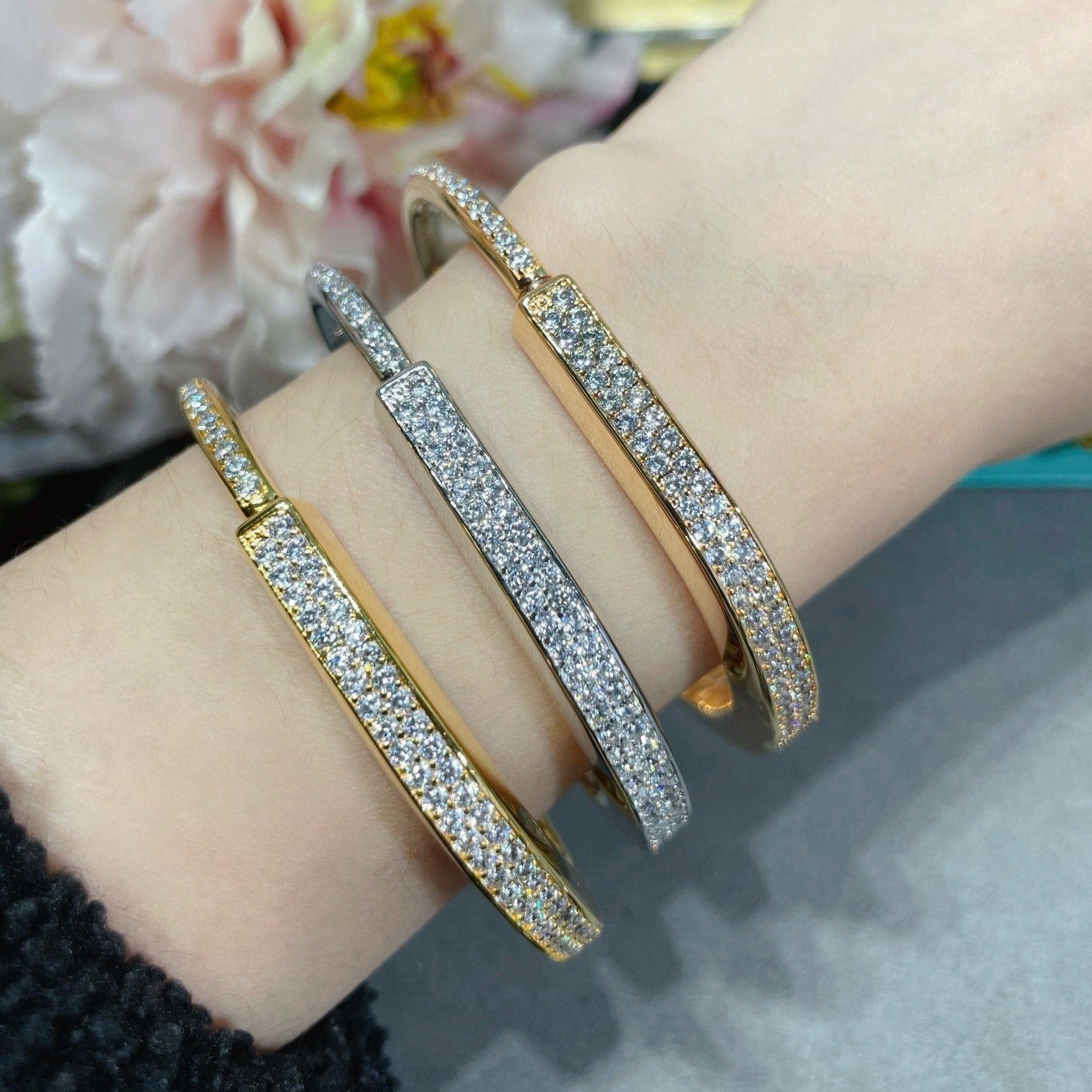 TIFFANY & CO. LOCK BRACELET DIAMOND PAVED