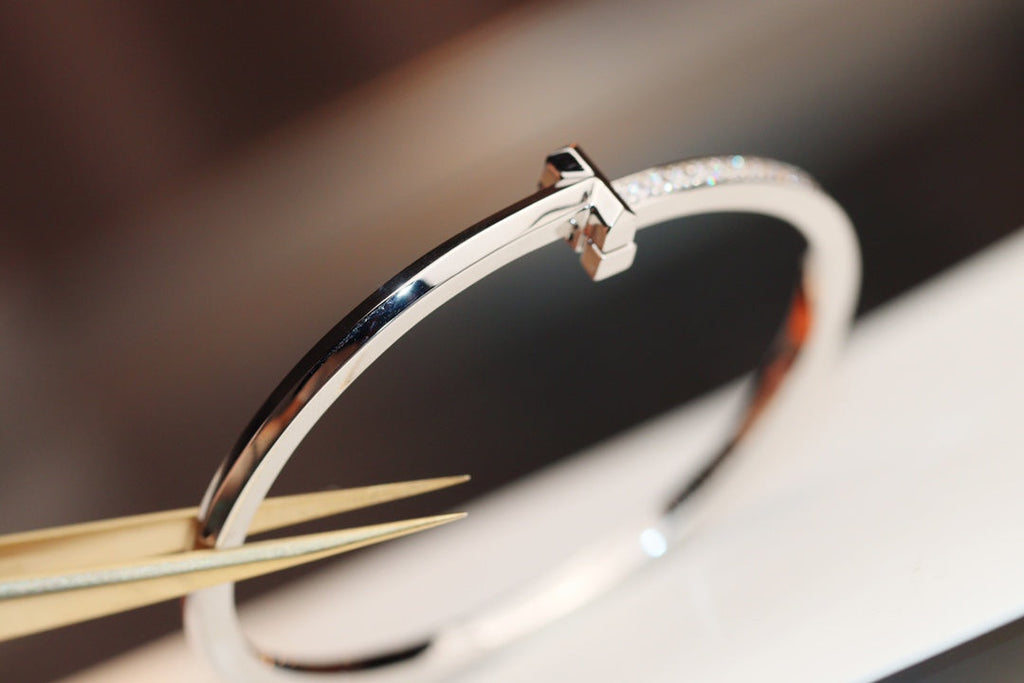 TIFFANY & CO. NARROW T1 HINGED BANGLE DIAMOND SILVER