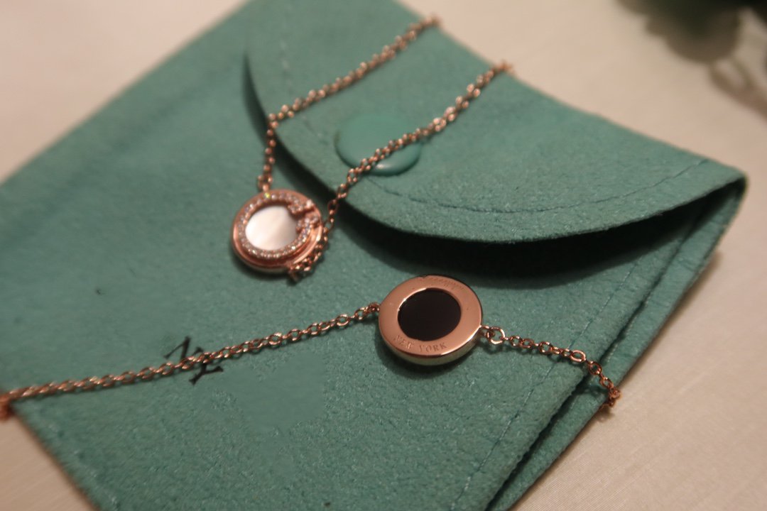 TIFFANY & CO. DIAMOND CIRCLE PINK GOLD BRACELET
