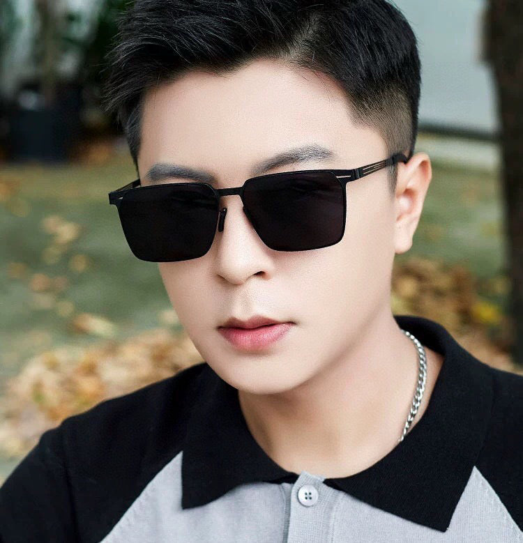 GUCCI RECTANGULAR FRAME SUNGLASSES 1862 IN METAL