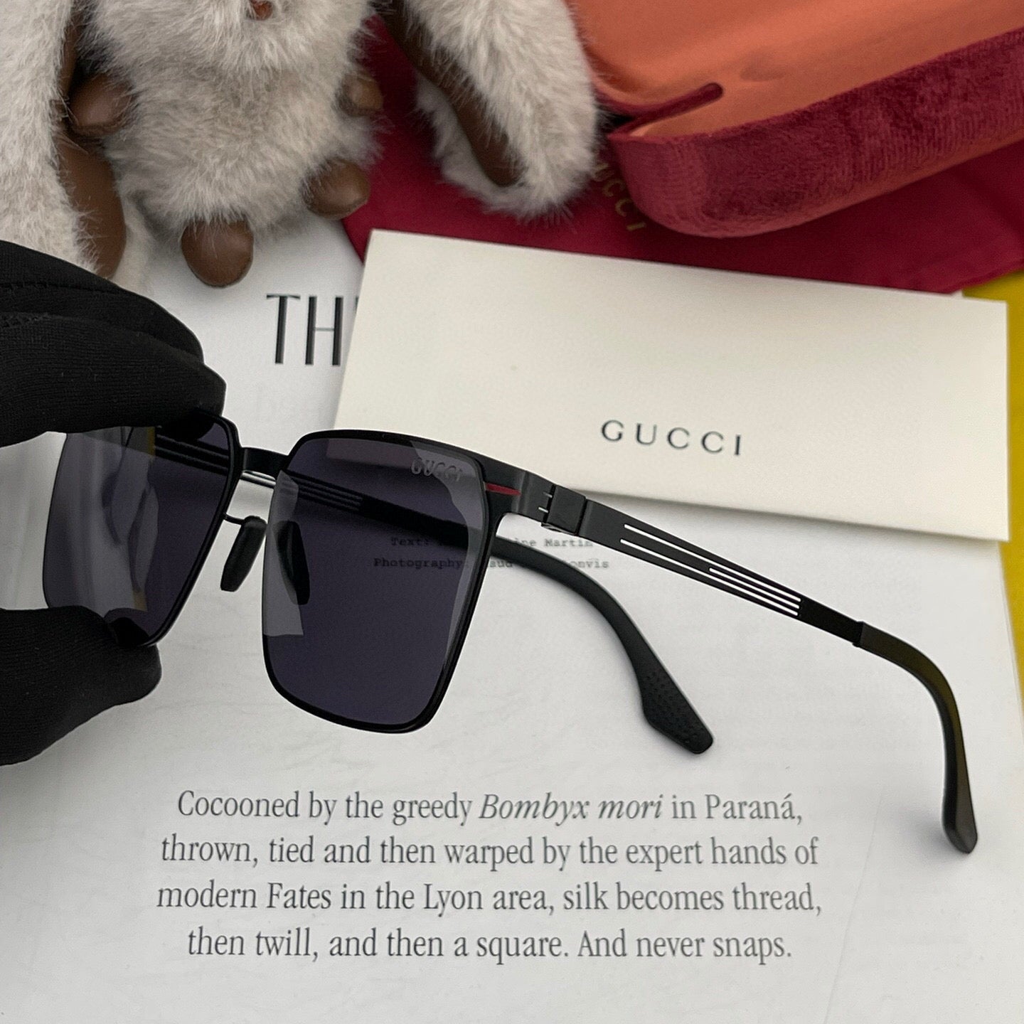 GUCCI RECTANGULAR FRAME SUNGLASSES 1862 IN METAL