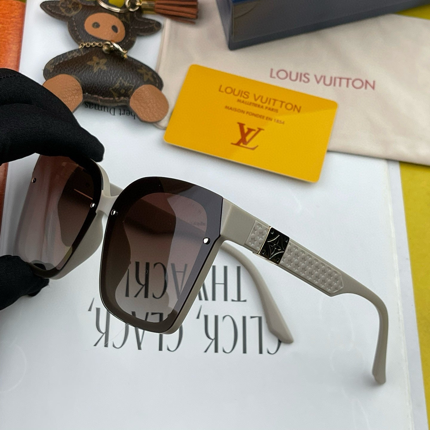LOUIS VUITTON SQUARE SUNGLASSES L1765 IN ACETATE