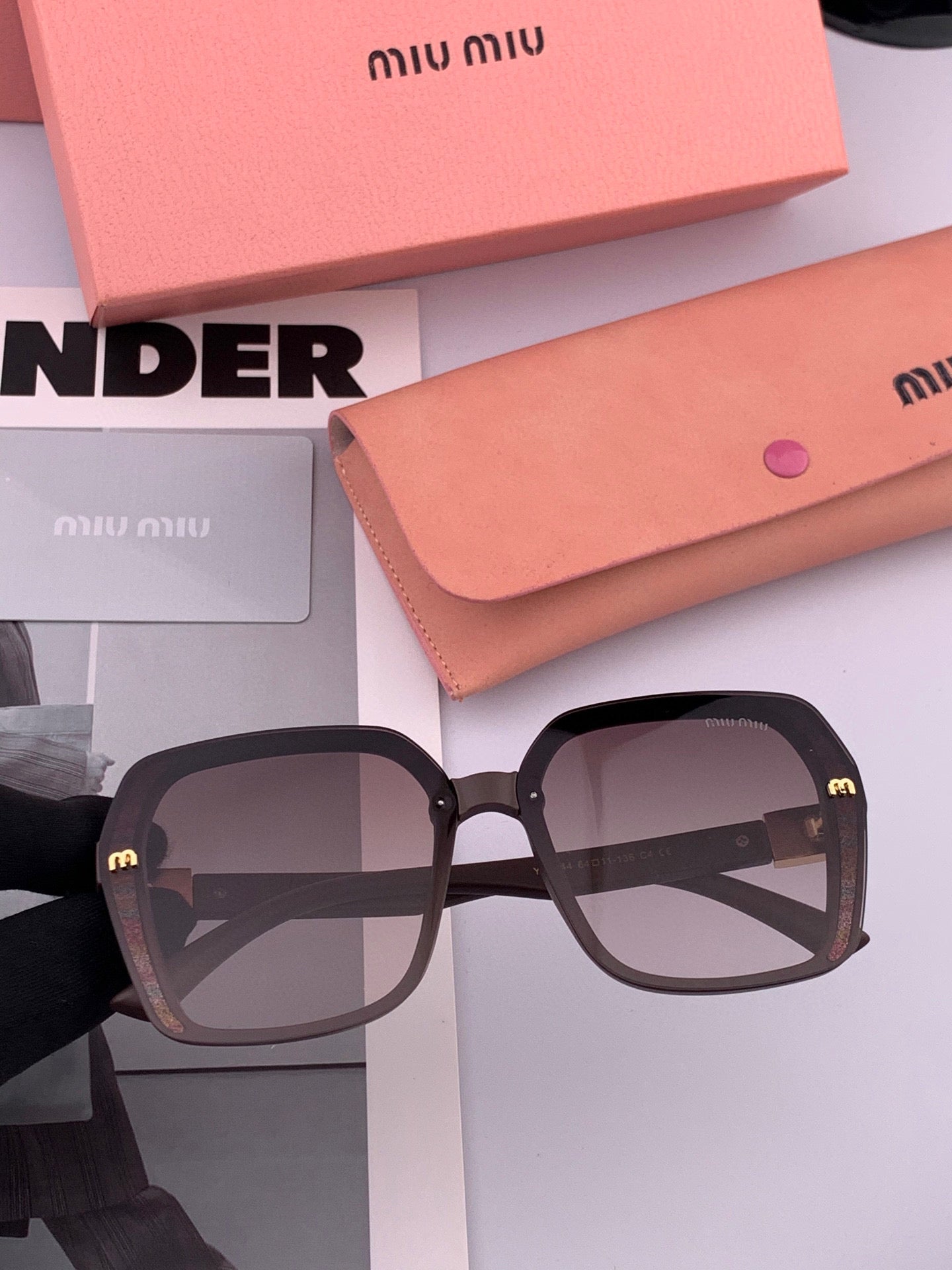 MIU MIU RUNWAY SQUARE SUNGLASSES M4304 IN ACETATE