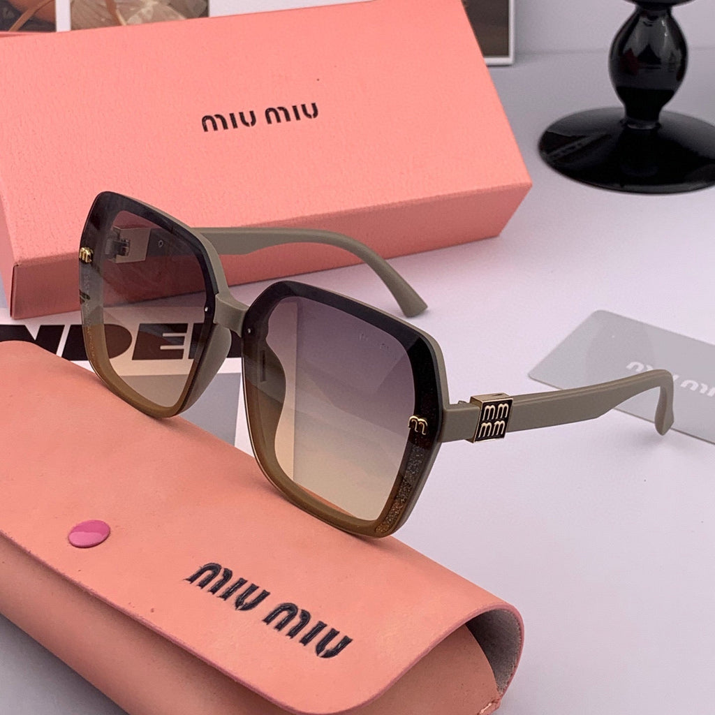 MIU MIU RUNWAY SQUARE SUNGLASSES M4304 IN ACETATE