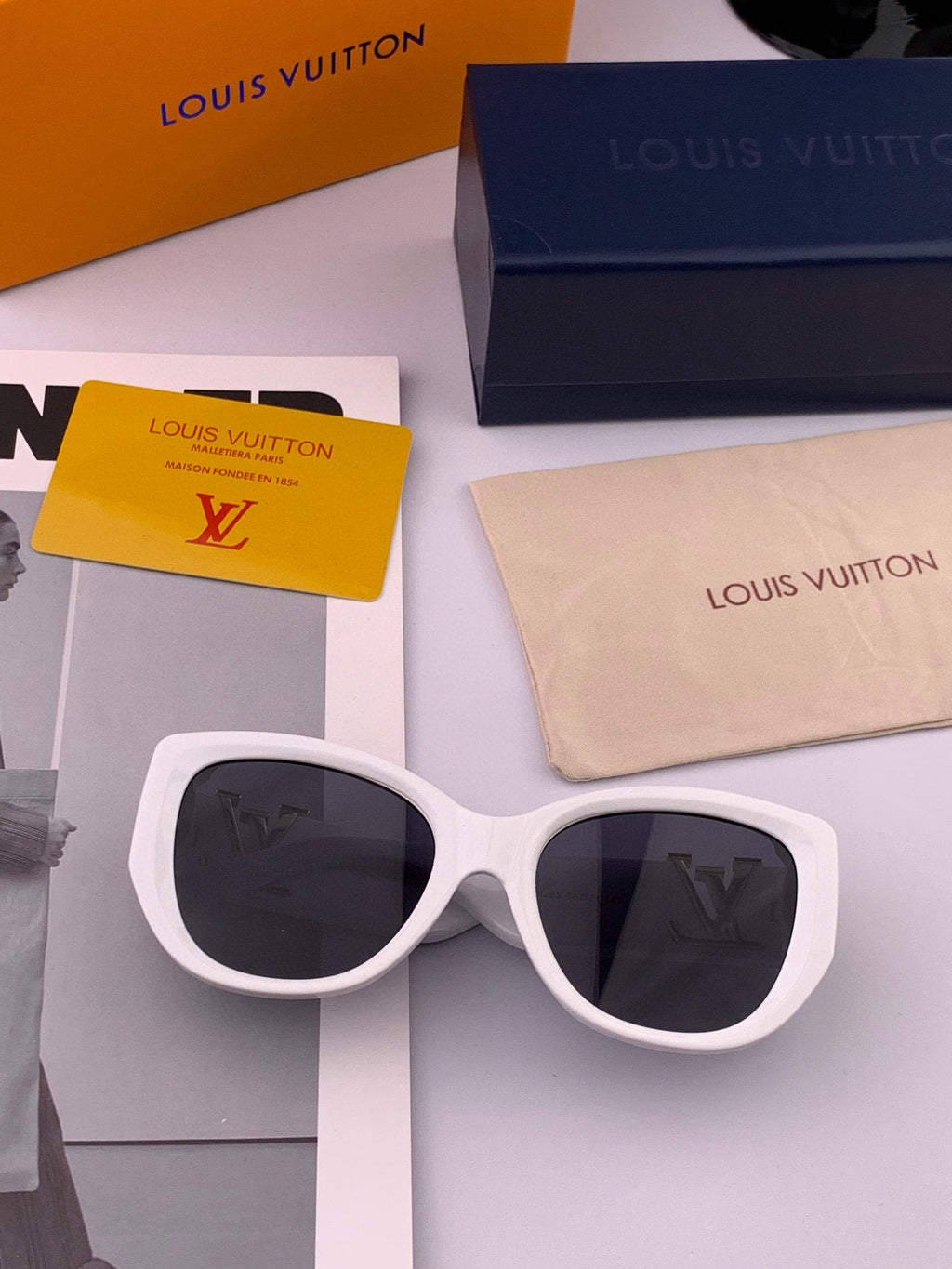 LOUIS VUITTON CAT EYE SUNGLASSES 2614 IN ACETATE