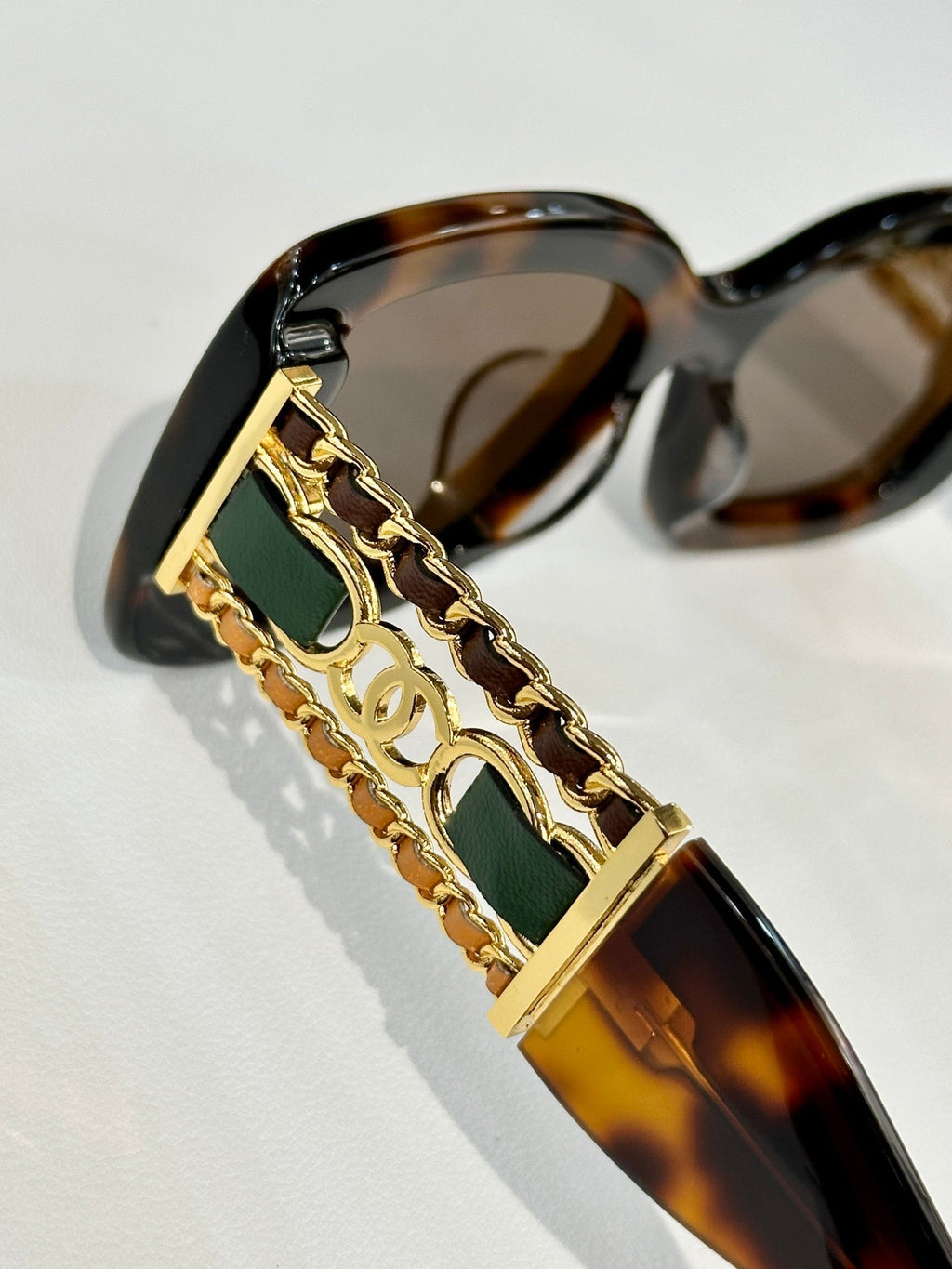 CHANEL SQUARE SUNGLASSES CH5537Q IN ACETATE CHAIN METAL