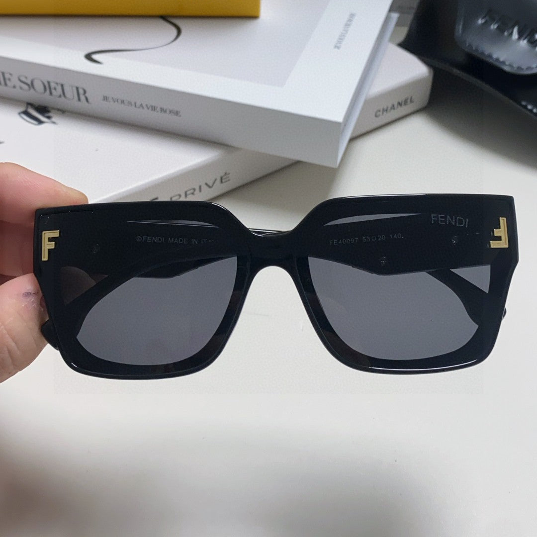 FENDI ROMA SQUARE FRAME SUNGLASSES 557153 IN ACETATE