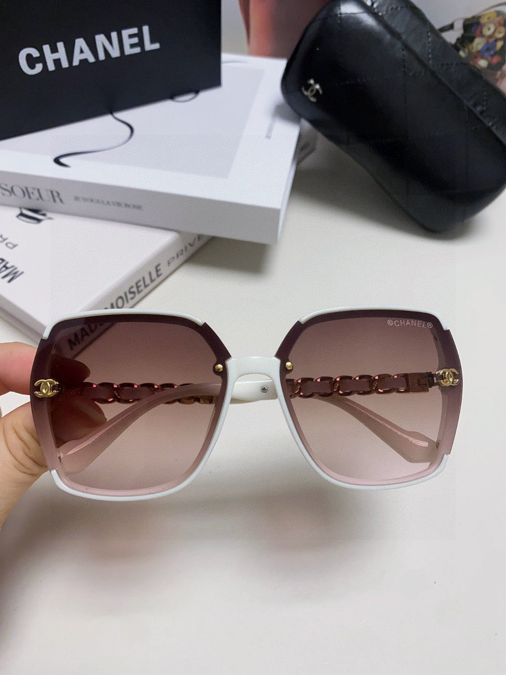 CHANEL SQUARE SUNGLASSES 632874 IN WHITE ACETATE