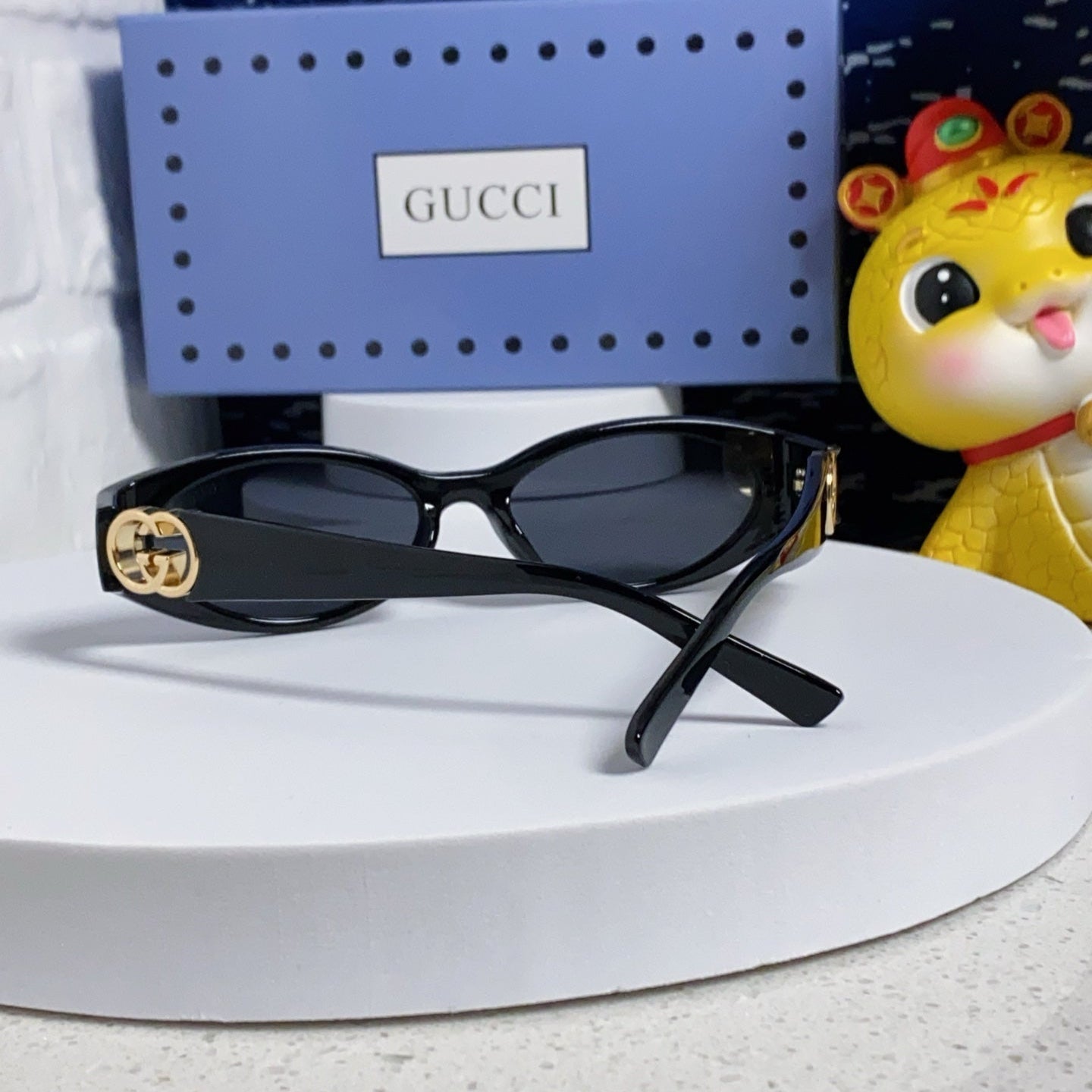 GUCCI OVAL FRAME SUNGLASSES GG1662SA IN ACETATE