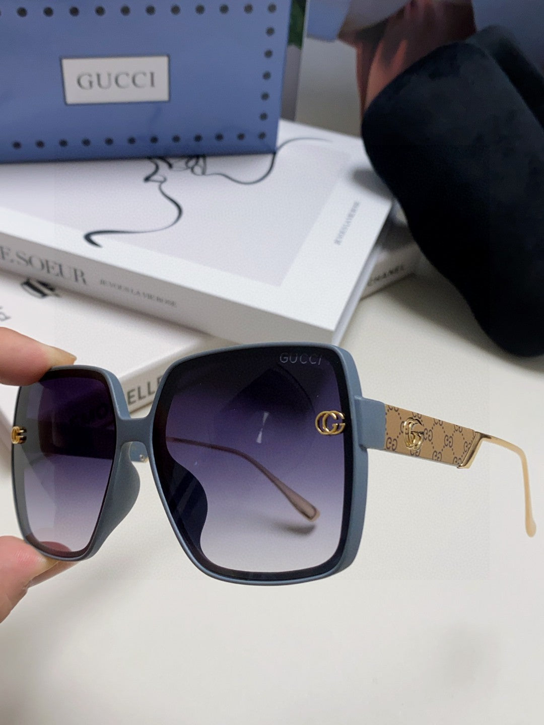GUCCI SQUARE FRAME SUNGLASSES  567447 IN ACETATE