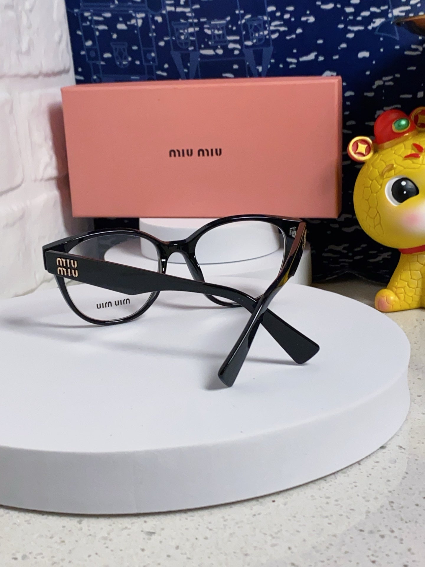 MIU MIU RUNWAY SUNGLASSES 567508 IN BLACK ACETATE GOLD LOGO
