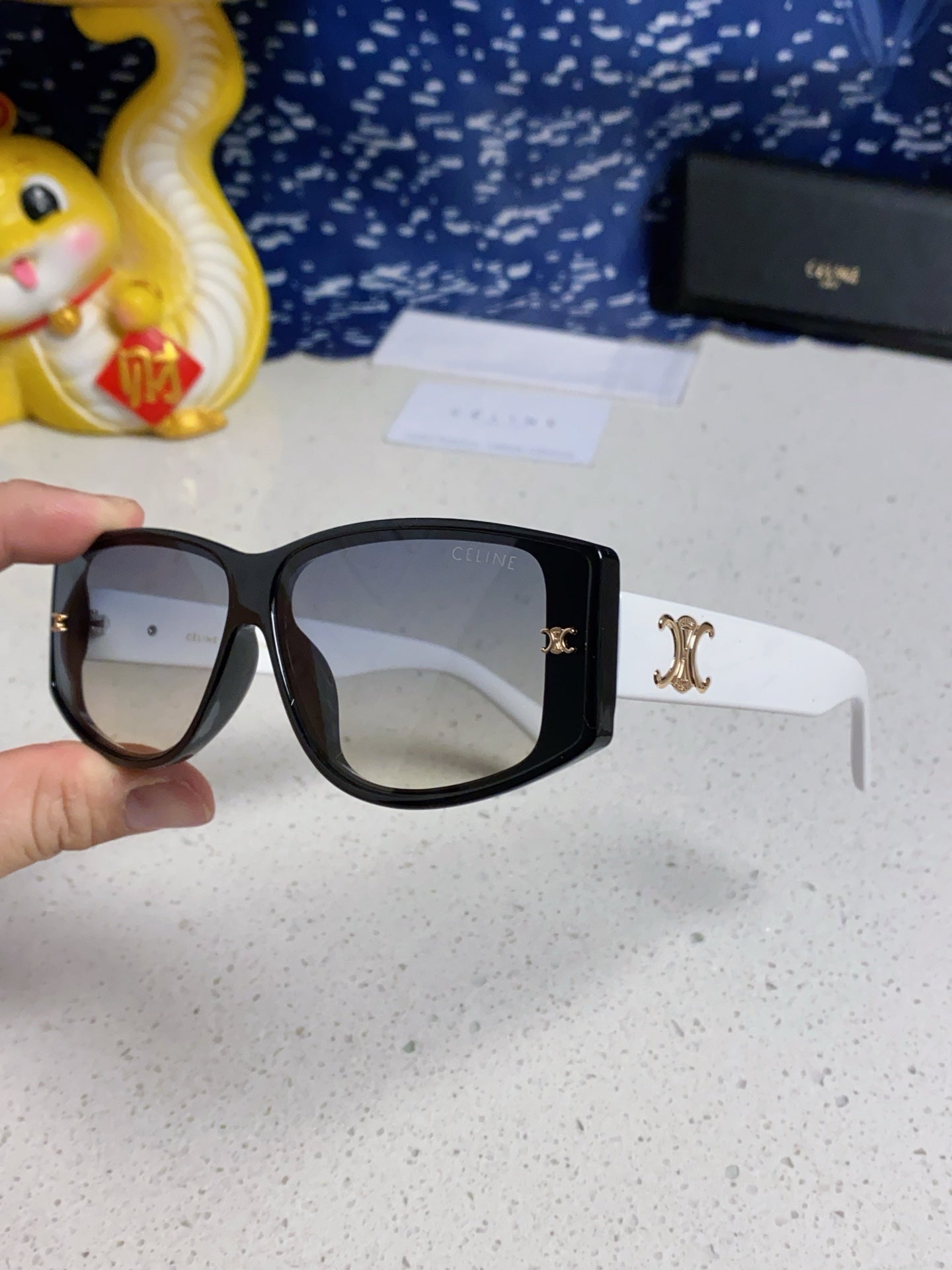 CELINE TRIOMPHE SUNGLASS 566216 IN BLACK AND WHITE ACETATE