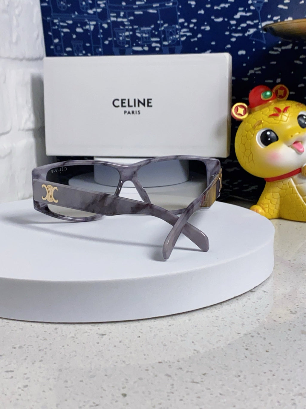 CELINE TRIOMPHE SUNGLASS 566217 IN MARBLED EFFECT ACETATE