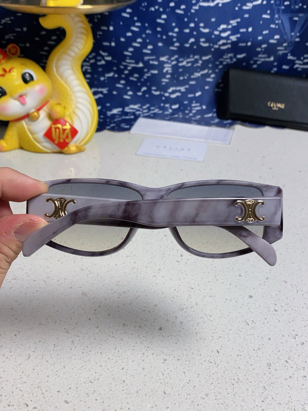 CELINE TRIOMPHE SUNGLASS 566217 IN MARBLED EFFECT ACETATE