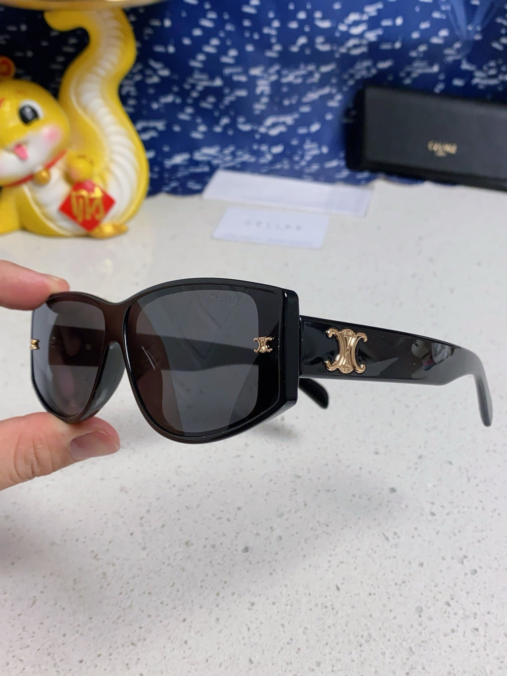 CELINE TRIOMPHE SUNGLASS 533220 IN BLACK ACETATE GOLD LOGO