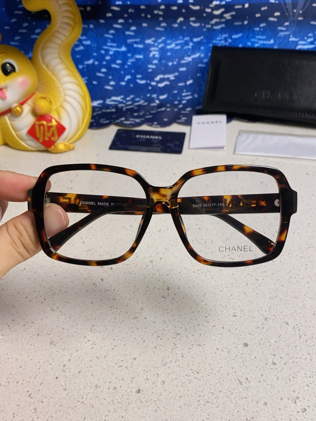 CHANEL SQUARE SUNGLASSES 638933 IN HAVANA ACETATE
