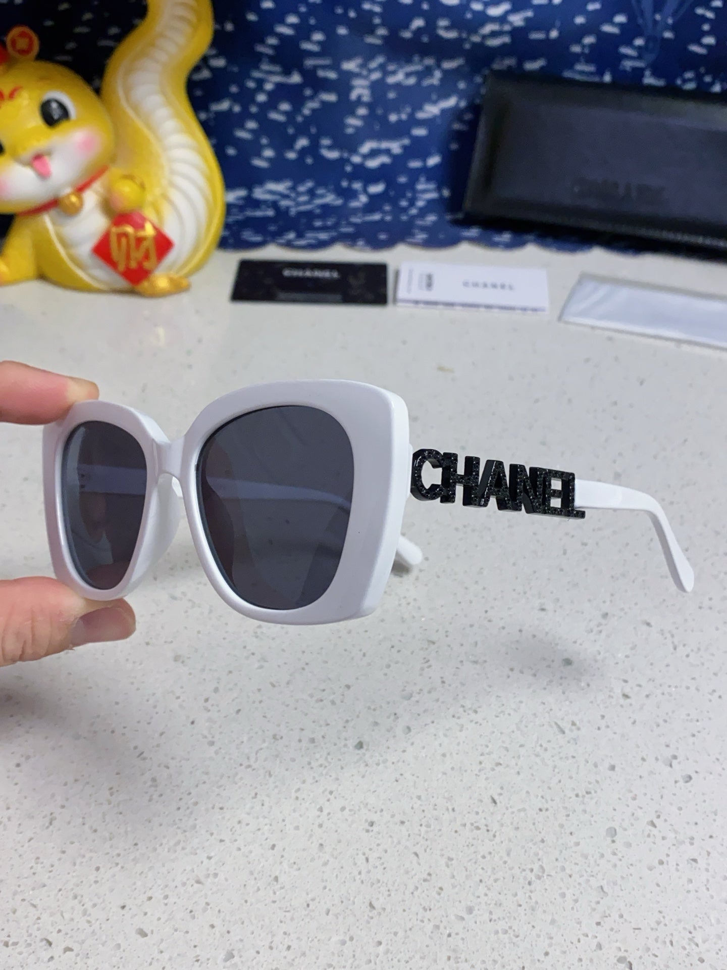 CHANEL BUTTERFLY SUNGLASSES 641813 IN WHITE ACETATE BLACK METAL LOGO