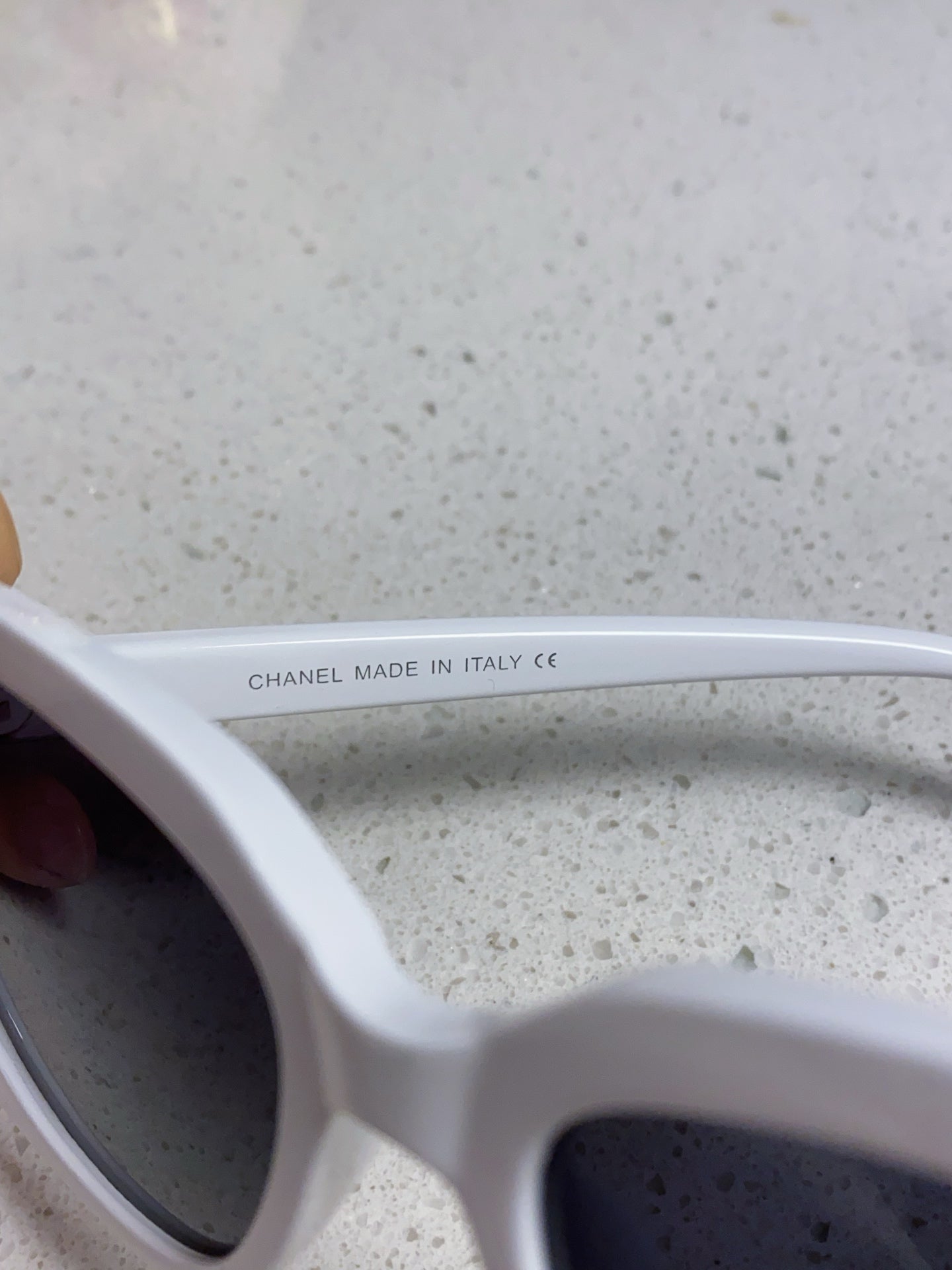 CHANEL BUTTERFLY SUNGLASSES 641813 IN WHITE ACETATE BLACK METAL LOGO