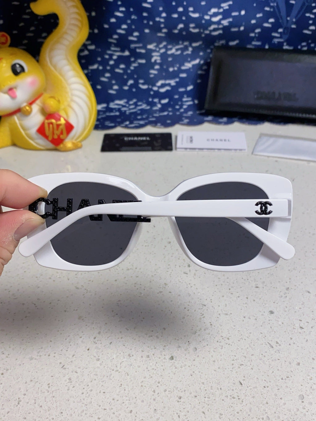 CHANEL BUTTERFLY SUNGLASSES 641813 IN WHITE ACETATE BLACK METAL LOGO