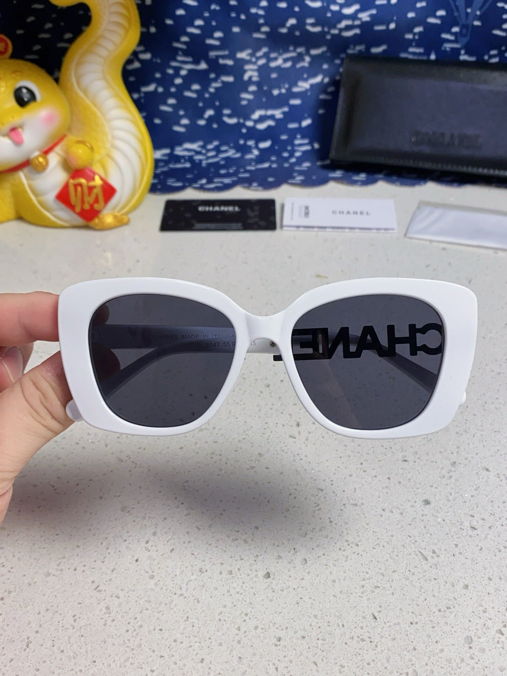 CHANEL BUTTERFLY SUNGLASSES 641813 IN WHITE ACETATE BLACK METAL LOGO