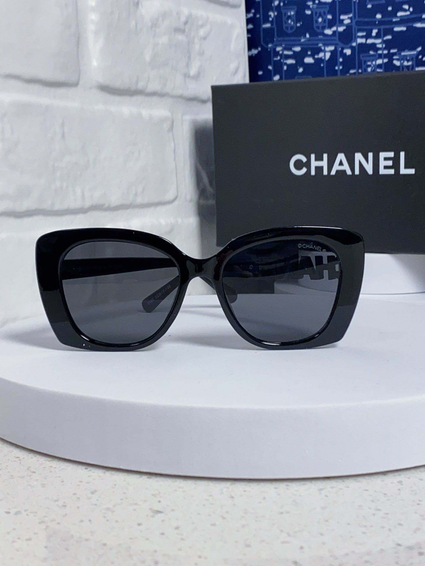 CHANEL BUTTERFLY SUNGLASSES 641817 IN ACETATE BLACK METAL LOGO