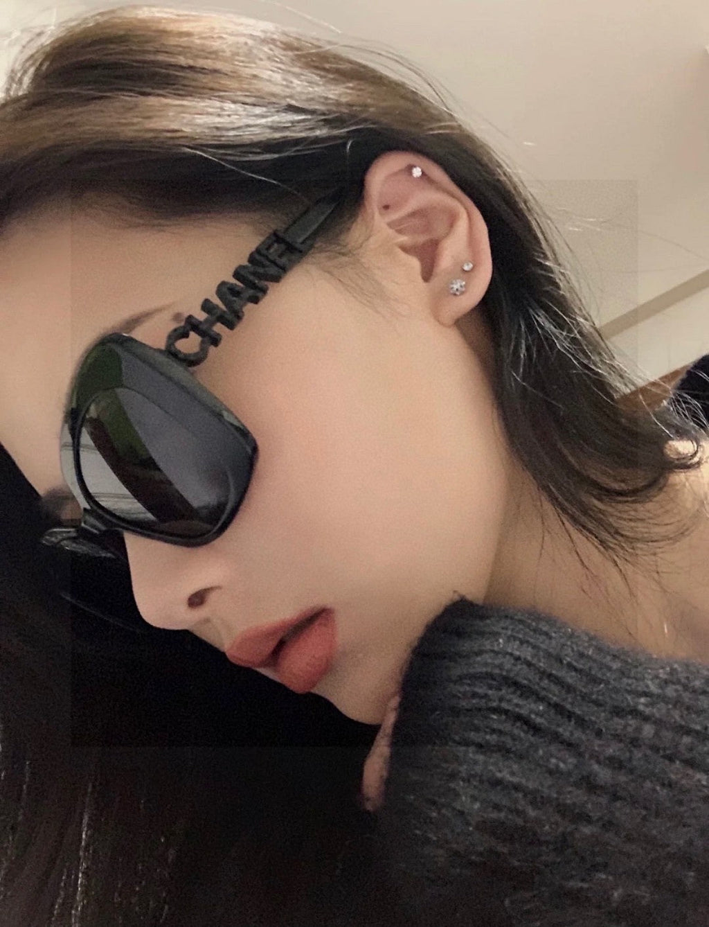CHANEL BUTTERFLY SUNGLASSES 641817 IN ACETATE BLACK METAL LOGO