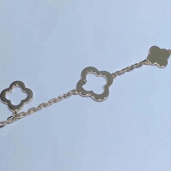 Van Cleef & Arpels PURE CLOVER GOLD BRACELET 3 MOTIFS